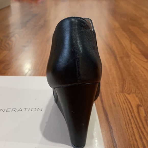 BCBGeneration size 5.5 wedge leather booties - Picture 4 of 6